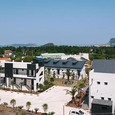 Jeju Abientot Villa Seogwipo Exterior photo